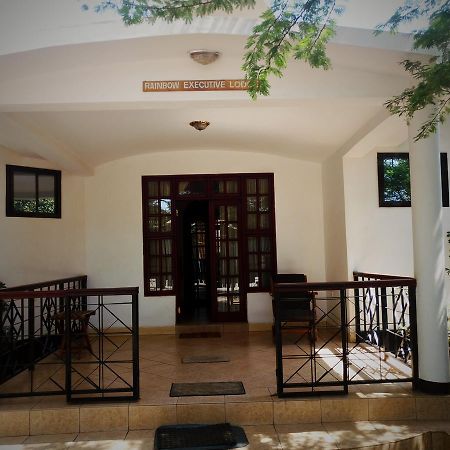 Rainbow Executive Lodge Boma la Ngombe Екстериор снимка