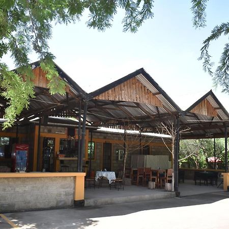 Rainbow Executive Lodge Boma la Ngombe Екстериор снимка