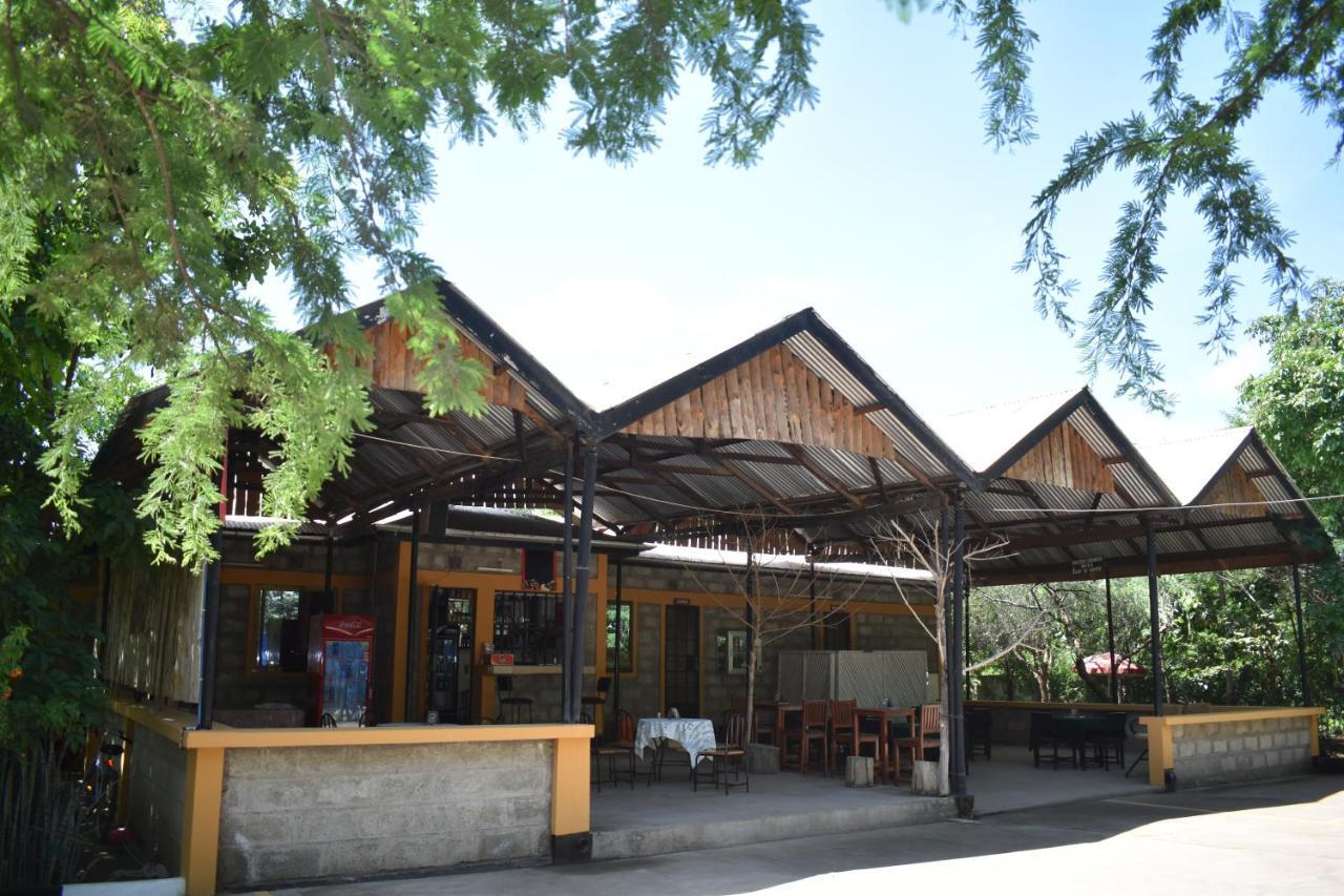 Rainbow Executive Lodge Boma la Ngombe Екстериор снимка