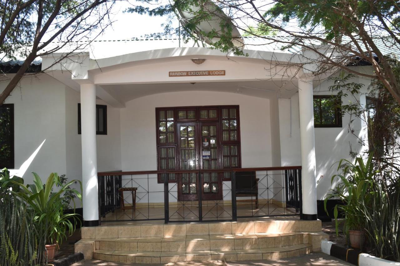 Rainbow Executive Lodge Boma la Ngombe Екстериор снимка