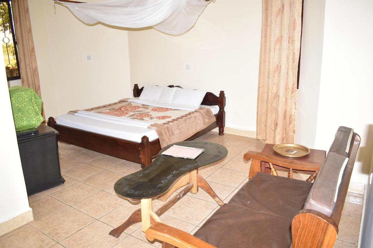 Rainbow Executive Lodge Boma la Ngombe Екстериор снимка