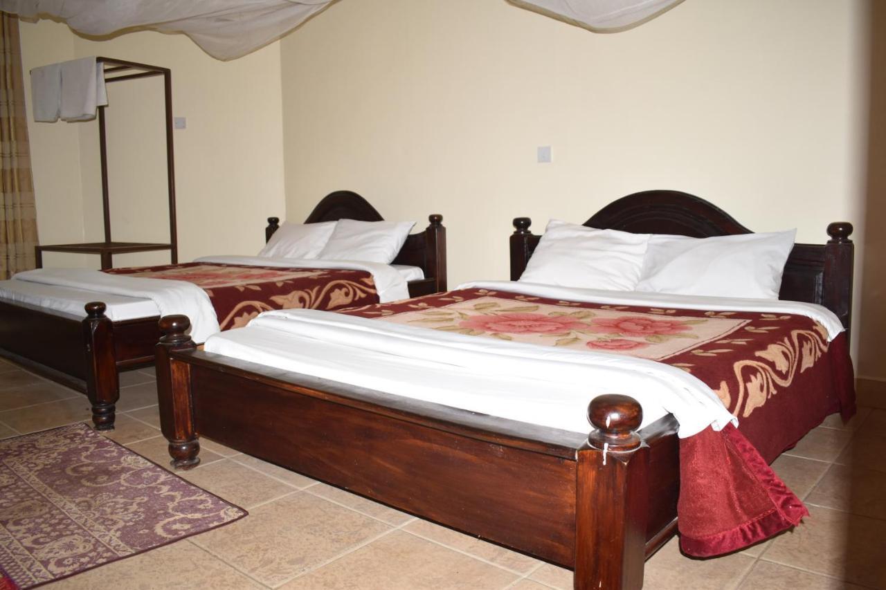 Rainbow Executive Lodge Boma la Ngombe Екстериор снимка