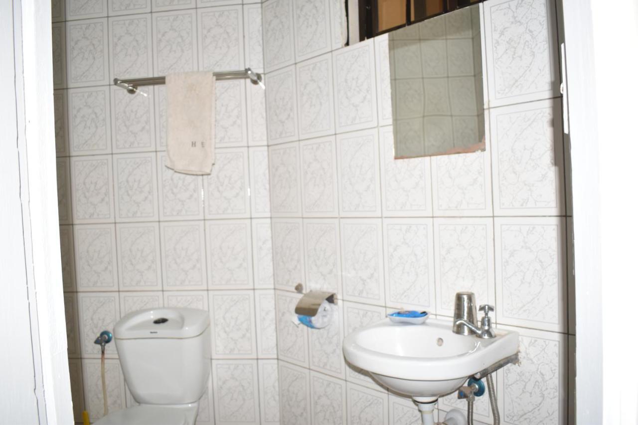 Rainbow Executive Lodge Boma la Ngombe Екстериор снимка
