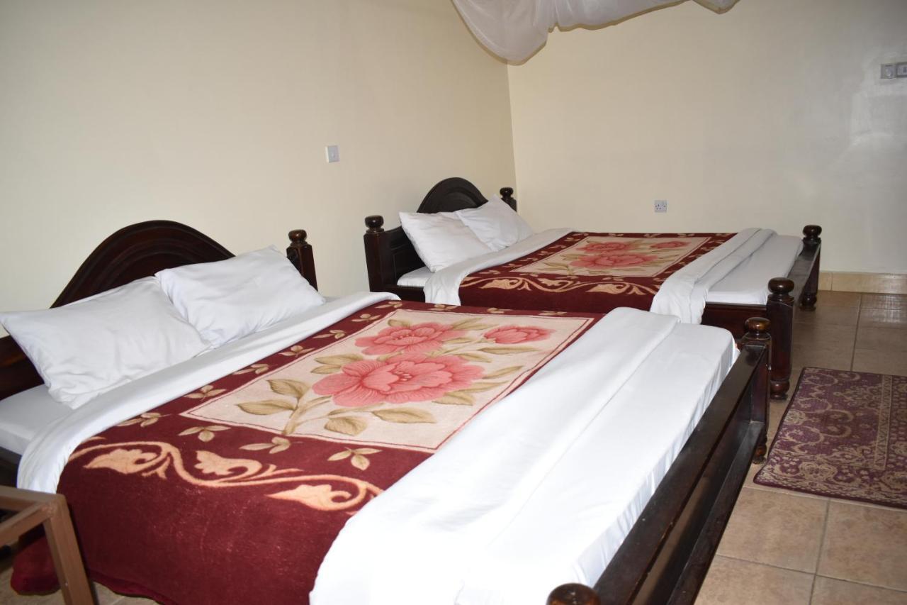 Rainbow Executive Lodge Boma la Ngombe Екстериор снимка