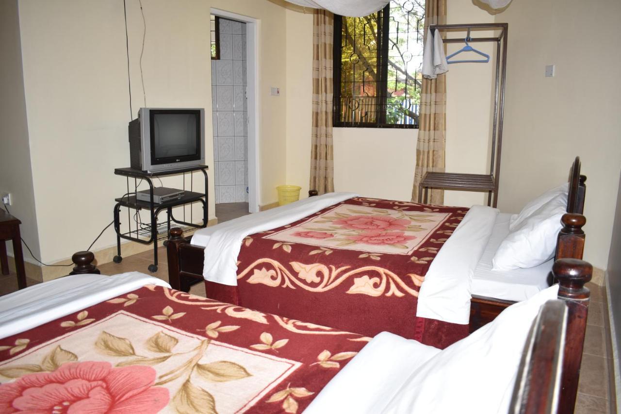 Rainbow Executive Lodge Boma la Ngombe Екстериор снимка