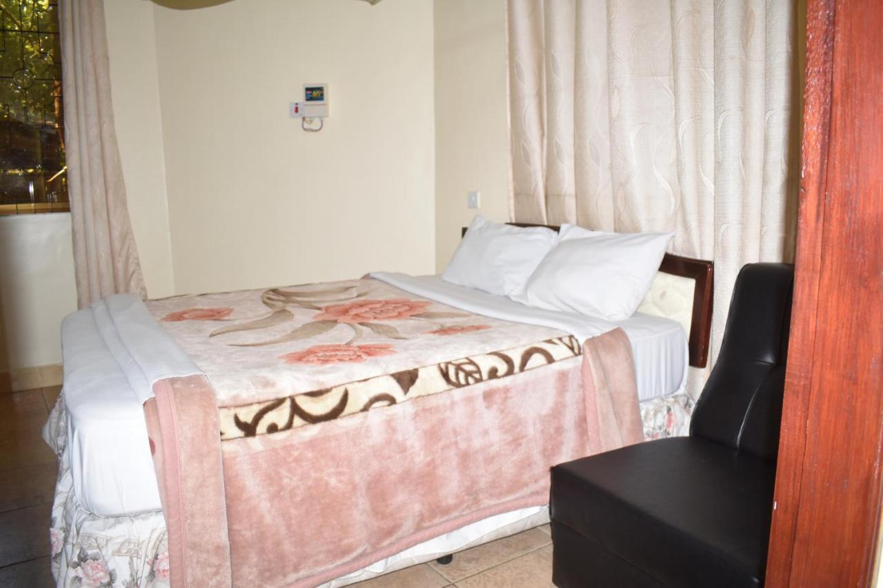 Rainbow Executive Lodge Boma la Ngombe Екстериор снимка