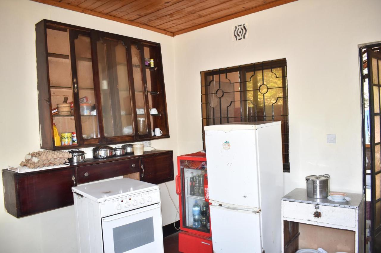 Rainbow Executive Lodge Boma la Ngombe Екстериор снимка