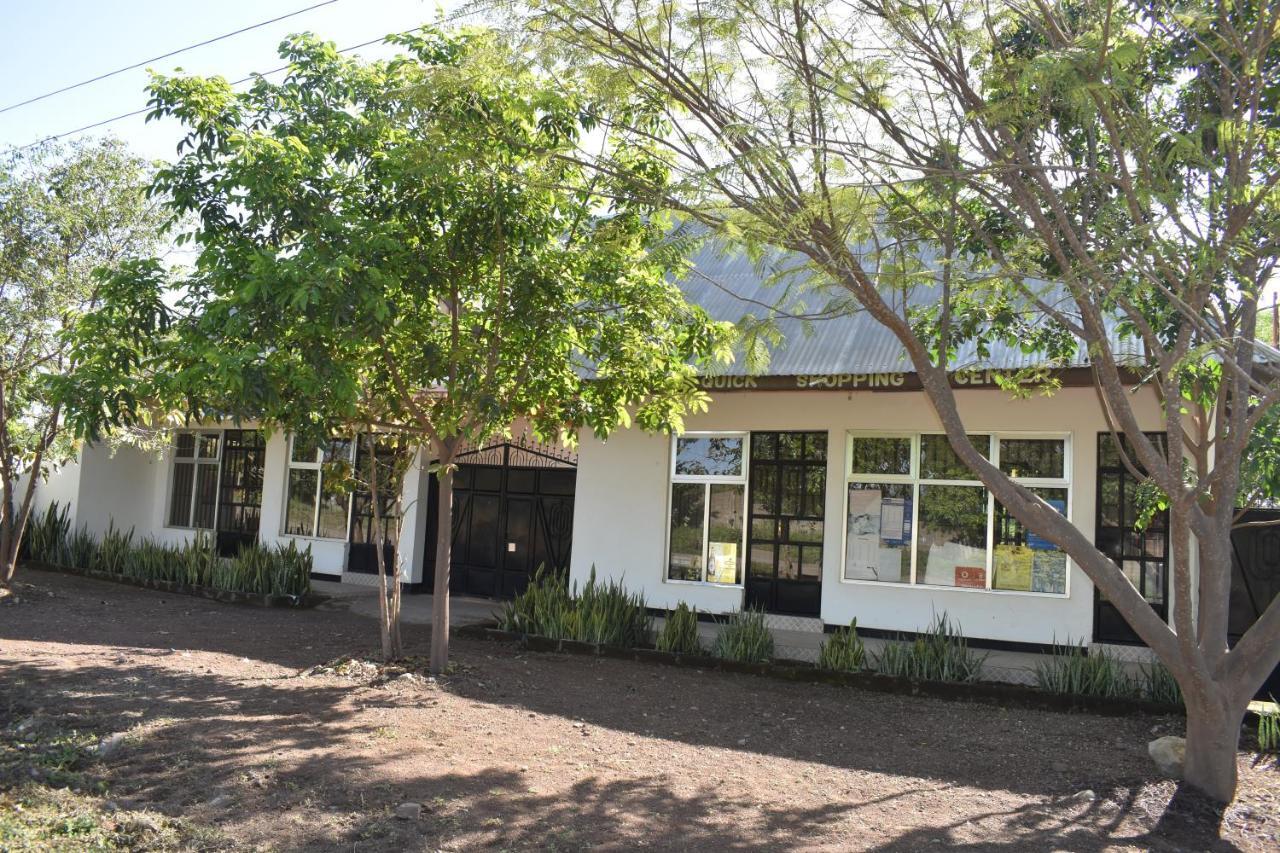 Rainbow Executive Lodge Boma la Ngombe Екстериор снимка