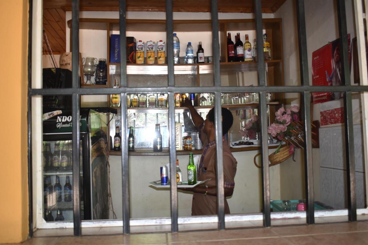 Rainbow Executive Lodge Boma la Ngombe Екстериор снимка