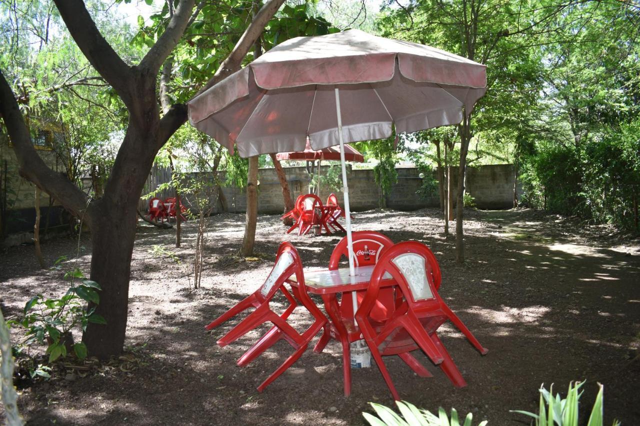 Rainbow Executive Lodge Boma la Ngombe Екстериор снимка