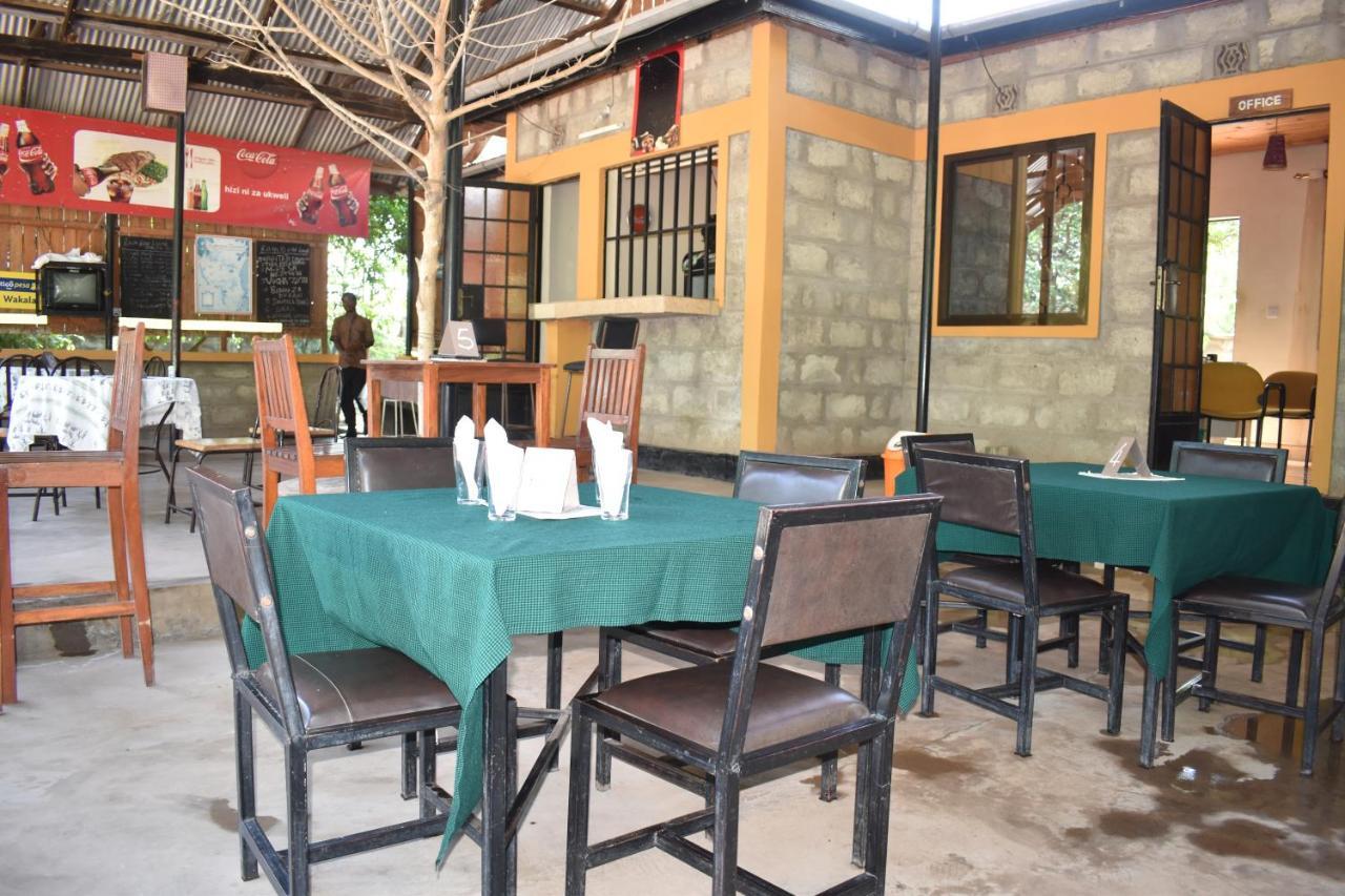 Rainbow Executive Lodge Boma la Ngombe Екстериор снимка