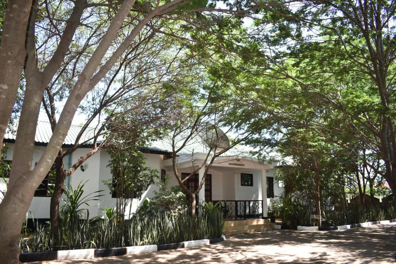 Rainbow Executive Lodge Boma la Ngombe Екстериор снимка