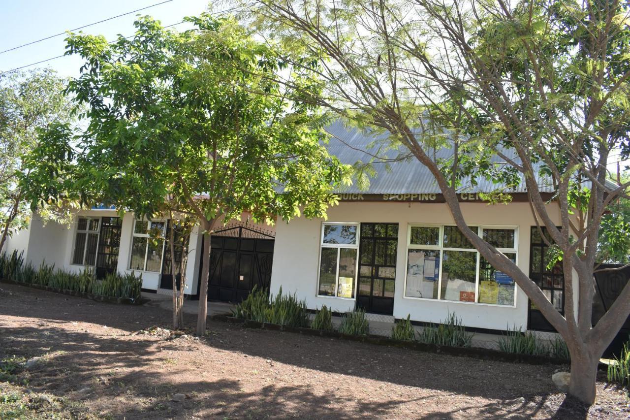 Rainbow Executive Lodge Boma la Ngombe Екстериор снимка